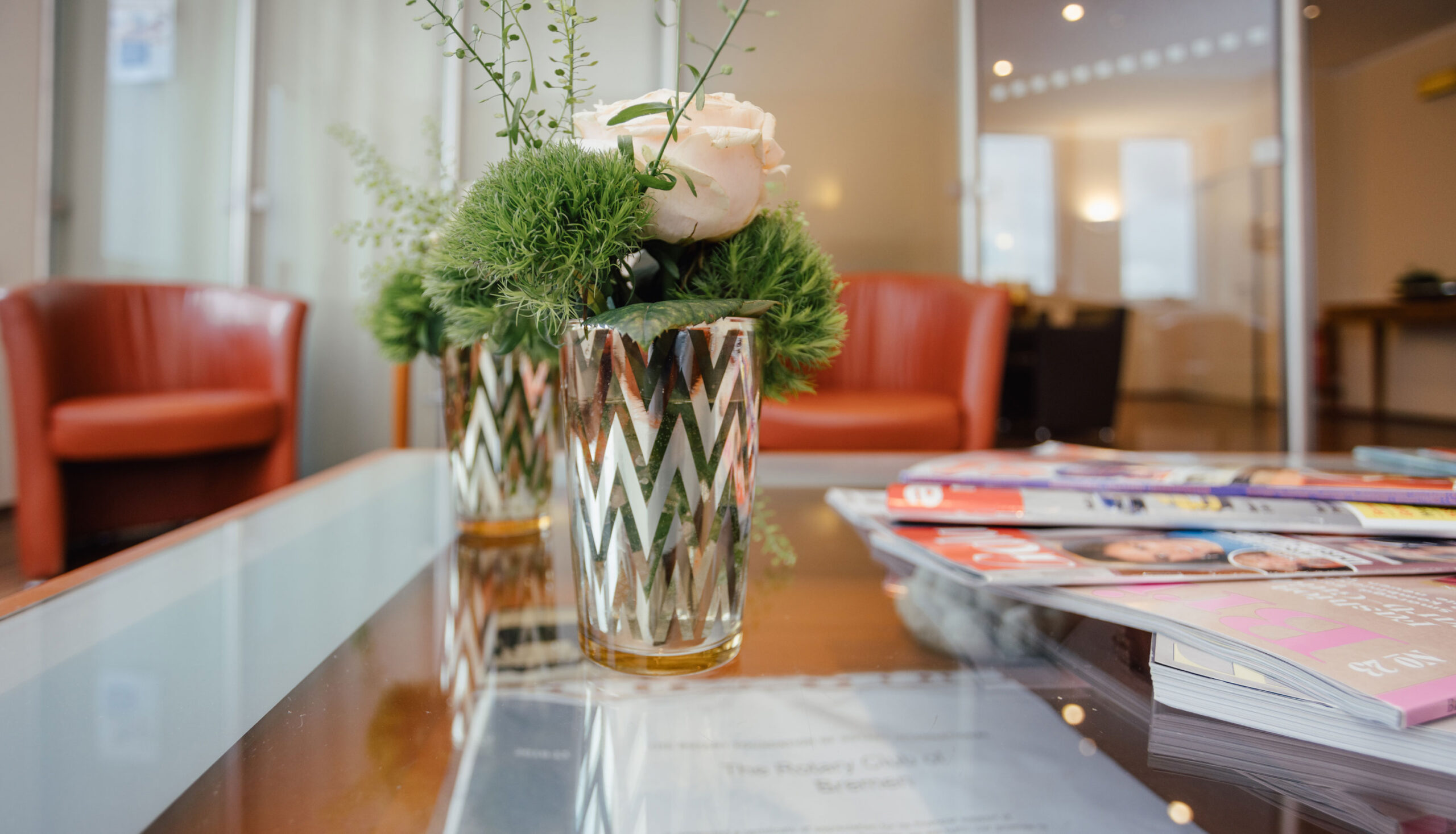 Unsere Praxis vereint alle Bereiche der ästhetisch-plastischen, implantologischen und funktionell-rekonstruktiven Chirurgie des Gesichtes, des Mundes und der Zähne.